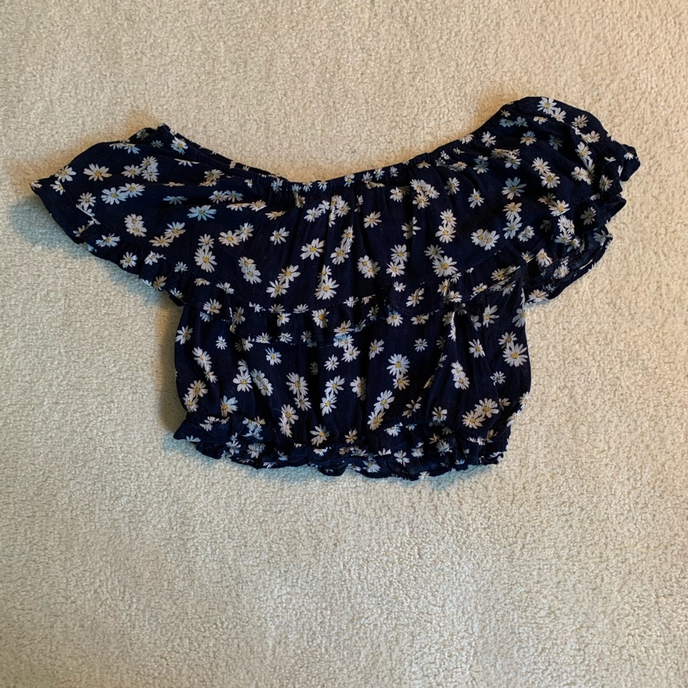 American Eagle cropped floral short sleeve shirt - Picture 5 of 9